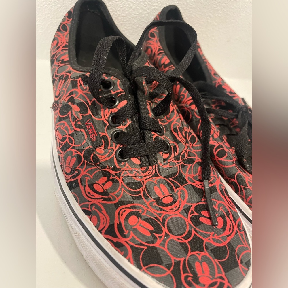 Disney Vans Rare collection red black Mickey Mouse checkered men 7 women 8.5